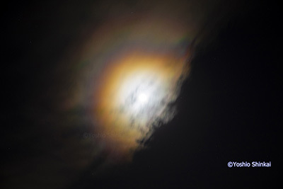 満月と彩雲2.jpg